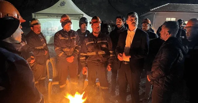 Erkan Baş, Çayırhan Termik Santrali'ne gelerek madencilerin eylemine destek verdi