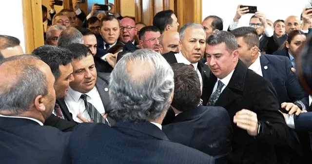 Meclis’te kayyum arbedesi; İçişleri Bakanı Ali Yerlikaya salona alınmadı