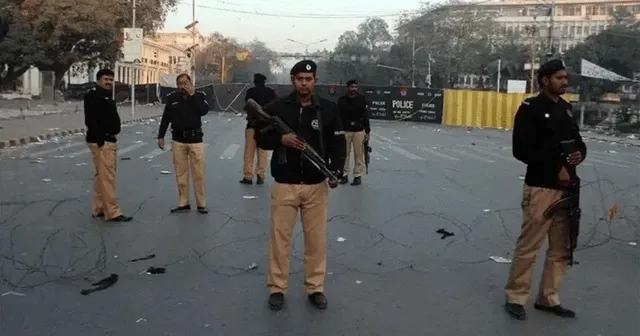 Pakistan'da okula yakın bombalı saldırıda 5'i öğrenci 7 kişi öldü