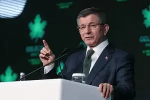 Ahmet Davutoğlu, teğmenlerin ihraç istemine destek verdi