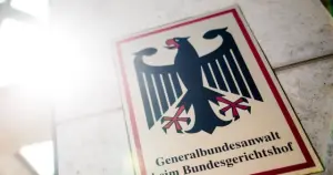 Alman polisi 8 neo-nazi örgüt üyesini tutukladı