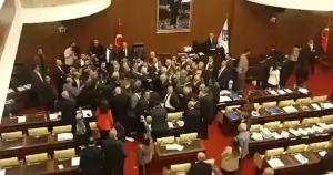 Ankara Büyükşehir Belediyesi Meclisi'nde 'konser' kavgası