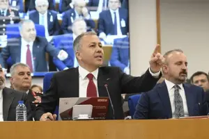 Bakan Yerlikaya, Meclis'te yaşanan kayyum arbedesi sonrası açıklama yaptı