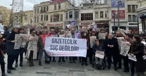 Basın emekçileri Tünel'de açıklama yaptı: "Gazetecilik suç değildir"
