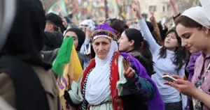 Cumhuriyetin kendine gelmesi: Dindarlar ve Kürtler