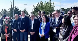 DEM Parti grubu Mardin'de: Kayyım darbesini geri püskürteceğiz