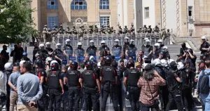 DEM Parti’den kayyum atamalarına itiraz başvurusu