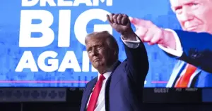 Donald Trump: "Sınırlarımızı göçmenlere kapatacağız"