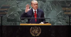 Erdoğan rejimi Kenan Evren rejiminin çok gerisine düştü ama bir de CHP var