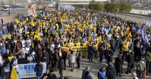 KESK’in "Geçinemiyoruz" mitingi için emekçilerin yürüyüşü başladı