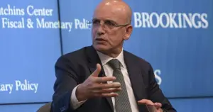 Savulun Mehmet Şimşek vergi topluyor