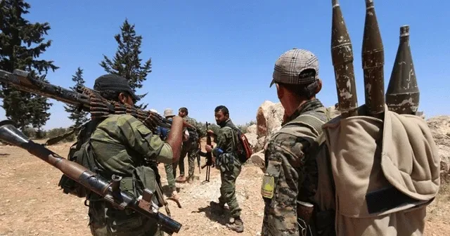 Suriye ordusu, Deyr el Zor kent merkezinin kontrolünü YPG'ye devretti