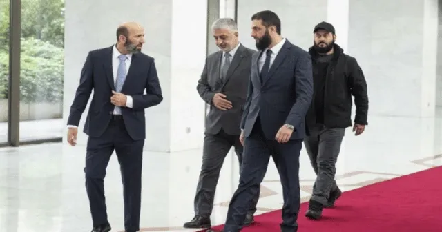 Suriye'nin Lübnan Büyükelçiliği, hizmetlerinin "ikinci bir emre kadar" askıya alındığını duyurdu