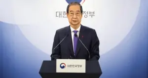 Güney Kore'de devlet başkanlığına vekalet eden Başbakan Han Duck-soo azledildi