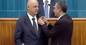 İYİ Parti’den istifa eden Ümit Özlale CHP'ye katıldı