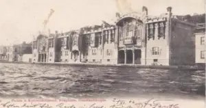 Koskoca saray kayıp olur da cami olmaz mı?
