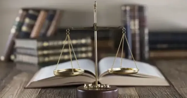 Adaletin mugalatacılarla raks etmesi*