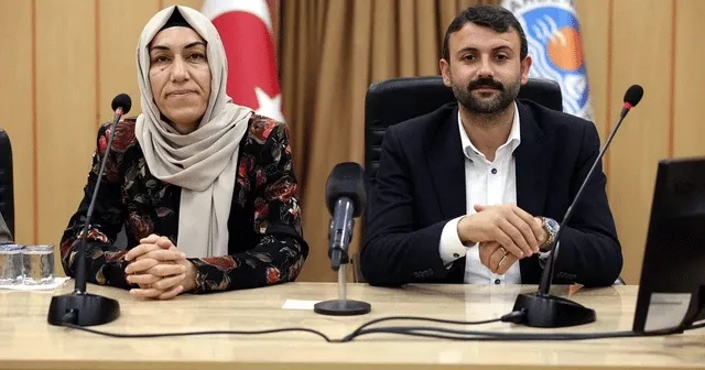 Akdeniz Belediyesi'ne kayyum atandı: Eş başkanlar gözaltına alındı