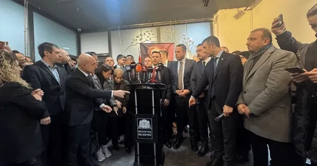 CHP'den protesto, ÖzgürÖzel'den açıklama: "Başkanımızın yanındayız"