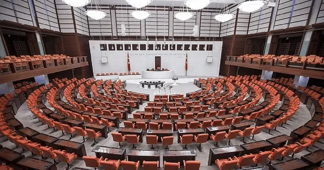 Demokrasinin siyasal alanı olarak parlamento*