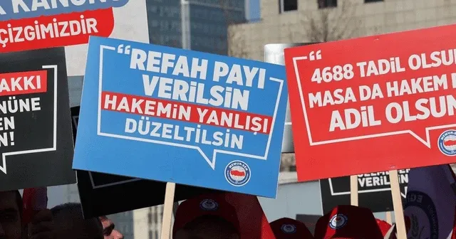 Memur-Sen’den bakanlık önünde ‘refah payı’ eylemi