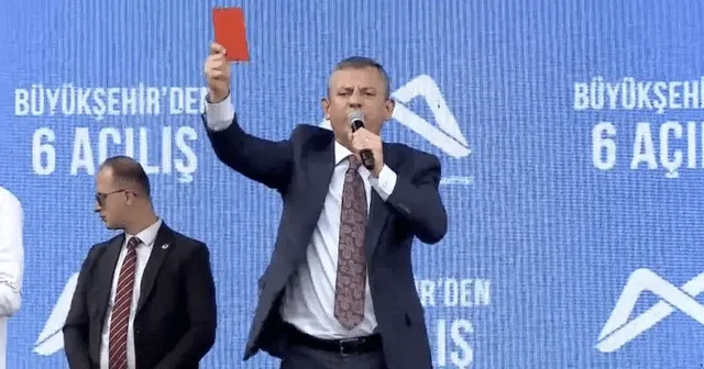 Özgür Özel 'büyük sürprizi' açıkladı: Sizleri Erdoğan'a kırmızı kart göstermeye davet ediyorum