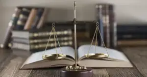 Adaletin mugalatacılarla raks etmesi*