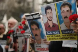 Cumartesi Anneleri Serdar Tanış ve Ebubekir Deniz’in akıbetini sordu