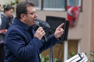 Ekrem İmamoğlu: "Siyaset mertçe rekabet işidir, mertliği olan varsa meydan burası!"