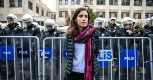 Gülistan Sönük, Batman Belediyesi'nden işçilerin çıkarıldığını söyledi
