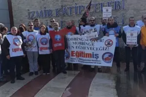 Katip Çelebi Üniversitesi’nde 'mobbing' eylemi