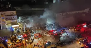 Konya’da 3 katlı bina çöktü: 3 kişi kurtarıldı, 1 kişinin cansız bedenine ulaşıldı