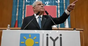 Müsavat Dervişoğlu: "Sokağa çıkılsın diye tahrik ediyorlar"