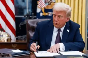 Trump: Rusları seviyorum ama savaş durdurulmazsa Rusya’ya ekonomik yaptırımlar uygulamaktan başka seçeneğim kalmayacak