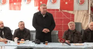 Türk-İş Başkanlar Kurulu Çayırhan nöbetindeki işçileri ziyaret etti