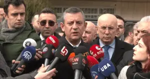 Uğur Mumcu, 32 yıl önce katledildiği evinin önünde düzenlenen törenle anıldı