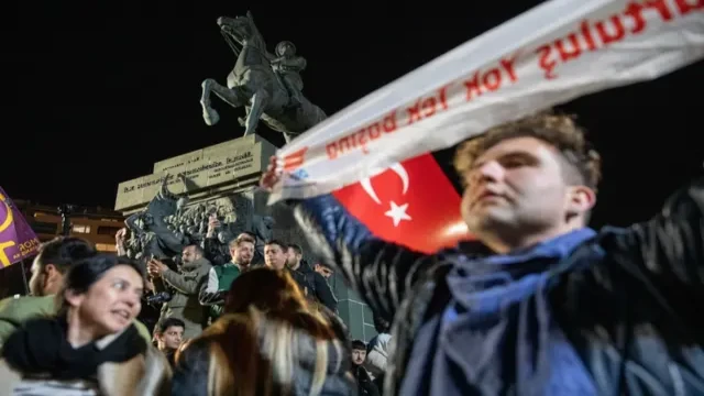 İktidar partisinin toplumdan kopuşu hızlandı