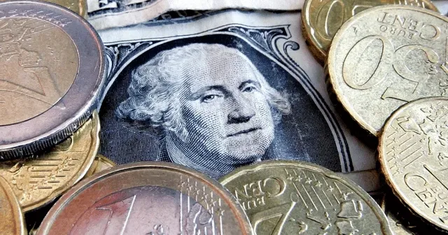 Bir deli kuyuya taş attı