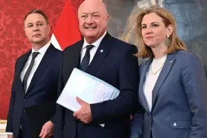 Avusturya’da üçlü koalisyon göreve geliyor