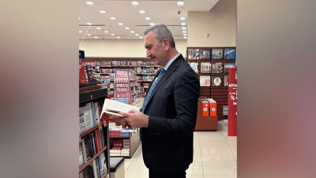 Kitaplıklar bizim siperlerimiz mi?