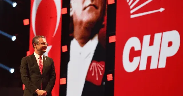 CHP'nin Olağanüstü Kurultayları: Kriz zamanlarında siyasi yeniden yapılanma