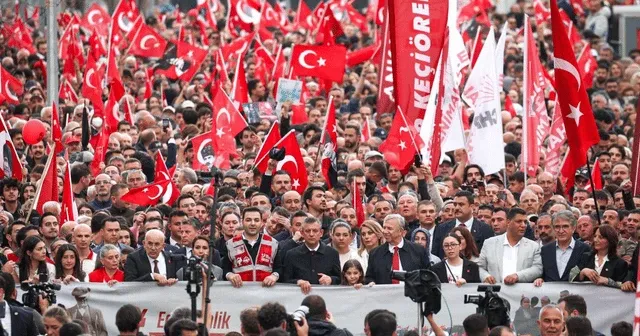 CHP’nin yol haritası ne olmalı?: Bir soru, bir düzine/tek cevap