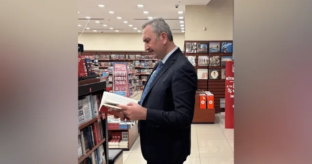 Kitaplıklar bizim siperlerimiz mi?