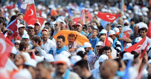 Siyaset/sizlik yol ayrımında...