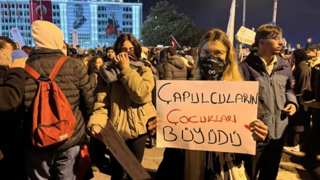 Seküler kesim nihayet siyasete el koydu 