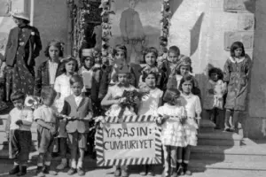 Bağımsızlık bir zaferdir, Özgürlük bir mücadele