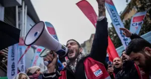 CHP sokağa inmedi, sokakla siyaset yapmayı seçti