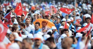 Siyaset/sizlik yol ayrımında...