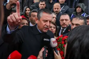 Aday Özgür Özel olabilir mi?