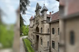 ​Bir ressam, bir şato, merhaba Romantik Yol 